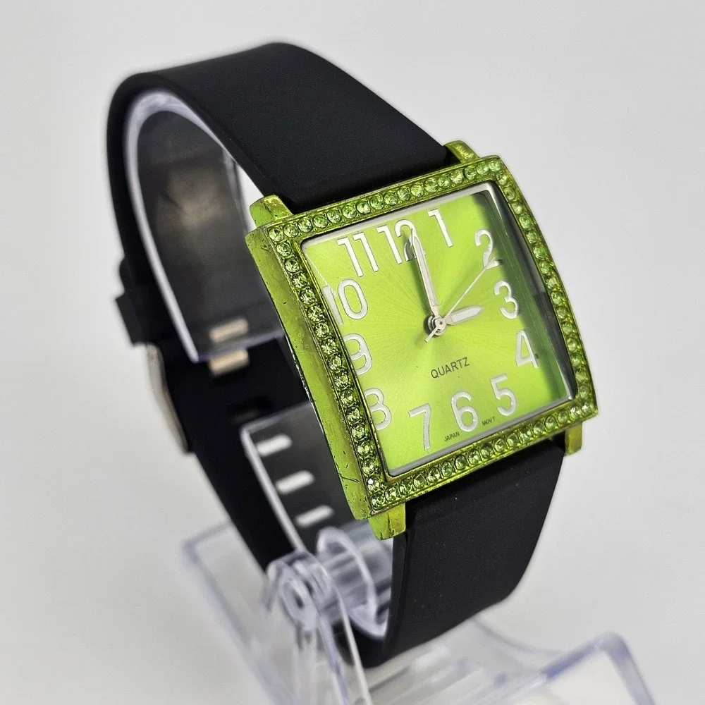 32MM Women's Watch Green‎ Dial New Black Plastic Bands New Battery